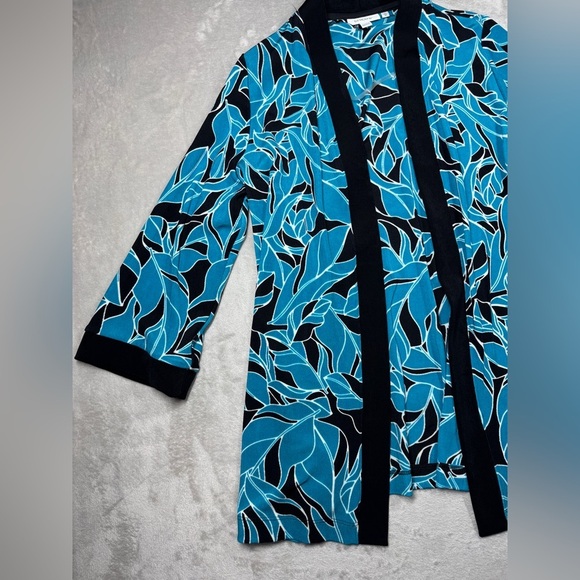 Chico’s Travelers Leaves Open Front Blue Black Tropical Print Cardigan 1 (US M) - Picture 2 of 16